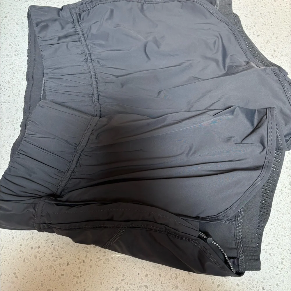 Lululemon sz 8 tie on the side shorts